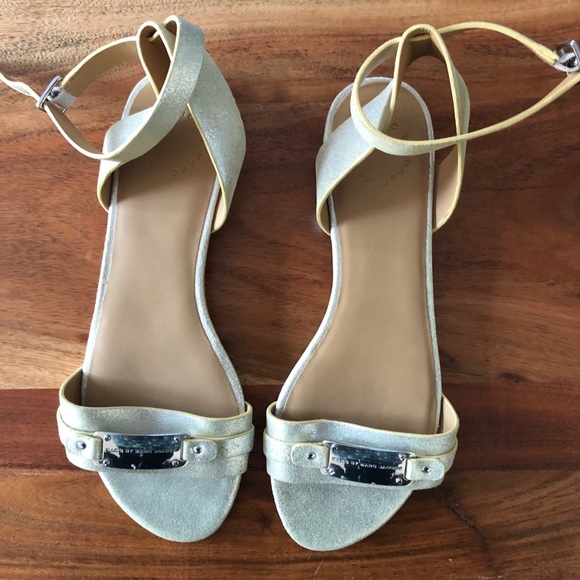 Marc Jacobs Gold Silver Open Toe Flat Sandals - Picture 1 of 8